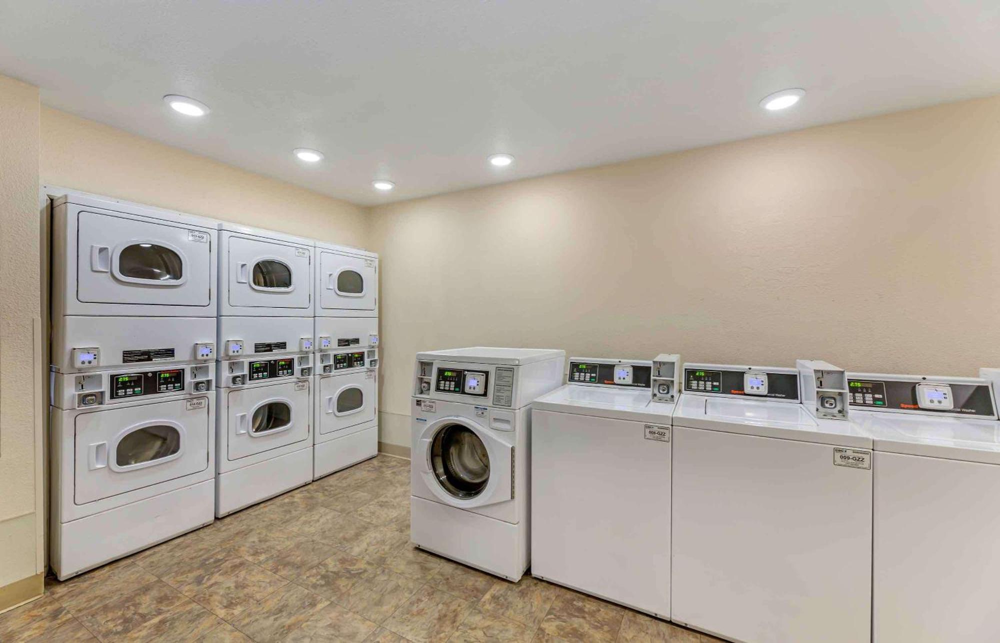 Extended Stay America Select Suites - Cleveland - เมนทอร์ ภายนอก รูปภาพ