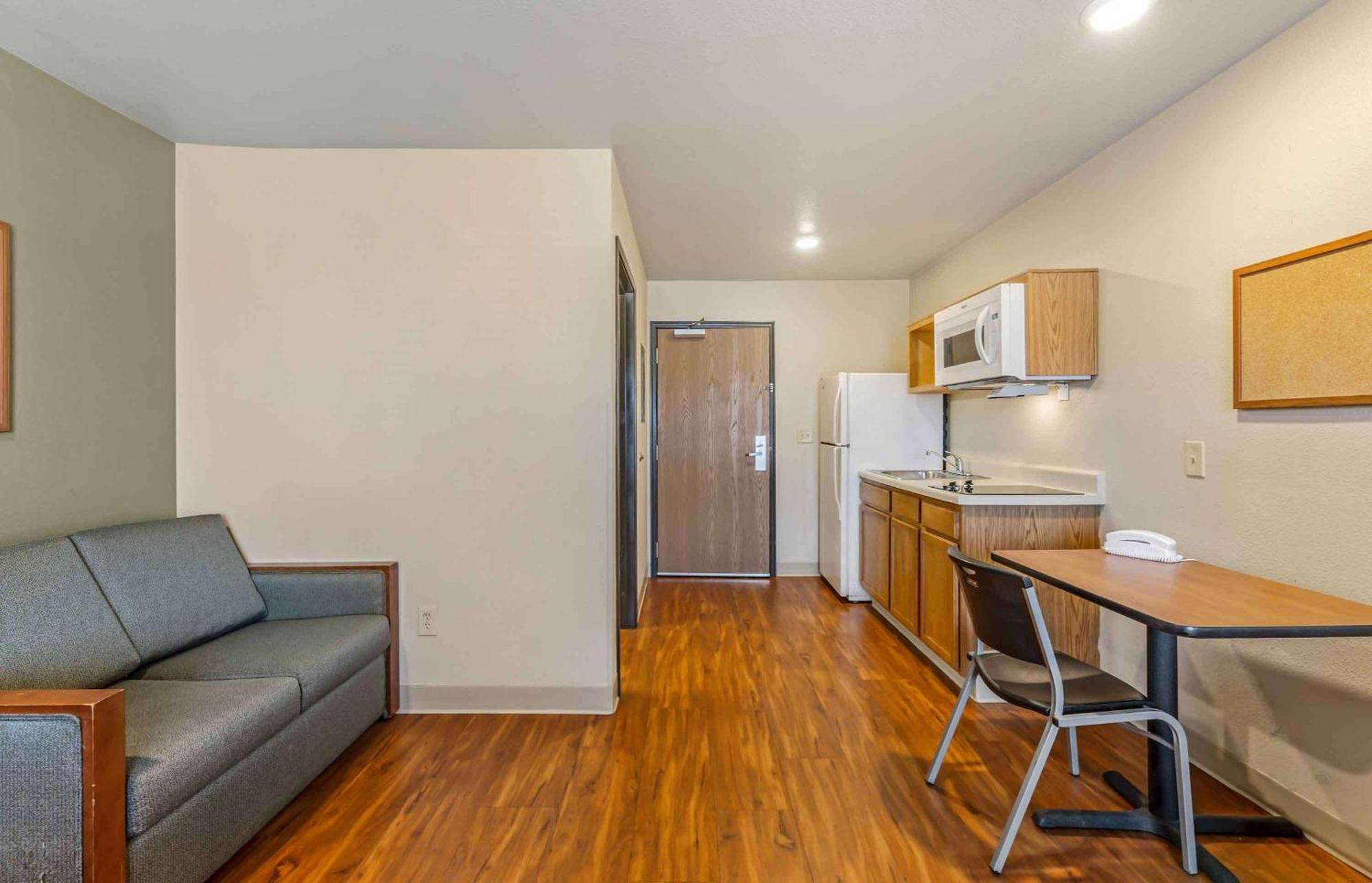 Extended Stay America Select Suites - Cleveland - เมนทอร์ ภายนอก รูปภาพ